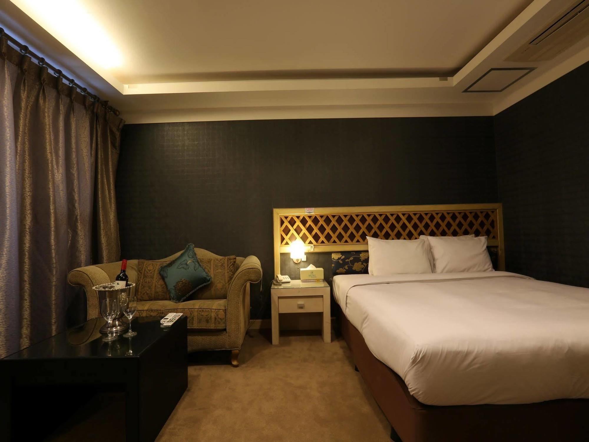 Cheonan Metro Tourist Hotel Exterior foto