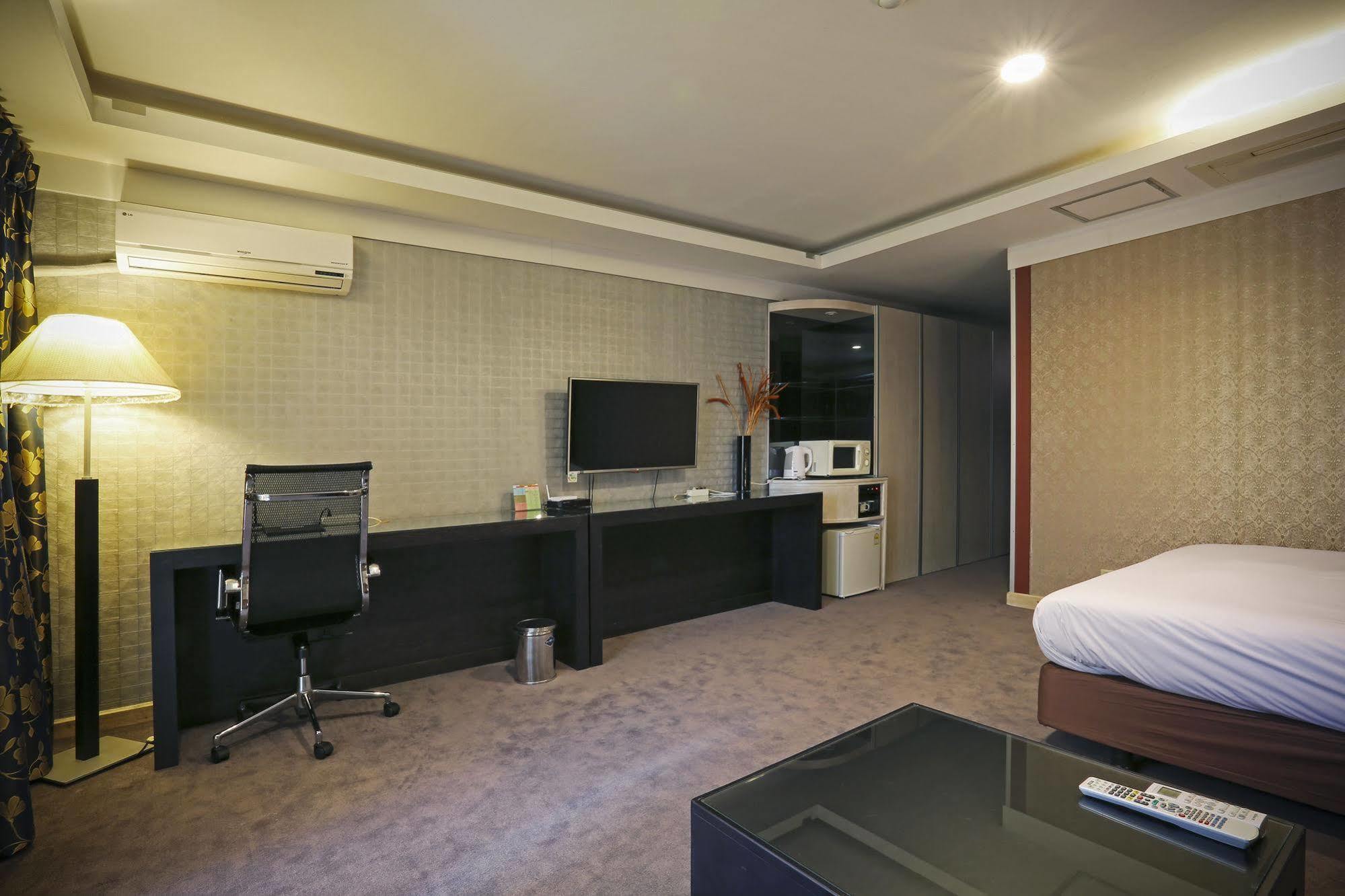 Cheonan Metro Tourist Hotel Exterior foto